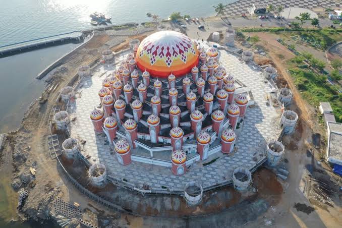 Masjid 99 Kubah CPI Makassar
