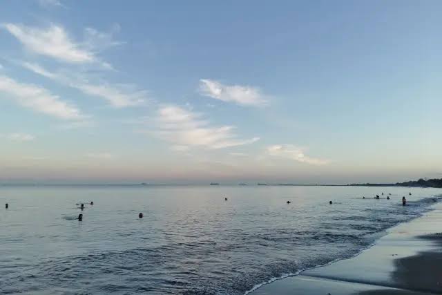 Pantai Tanjung Bayang